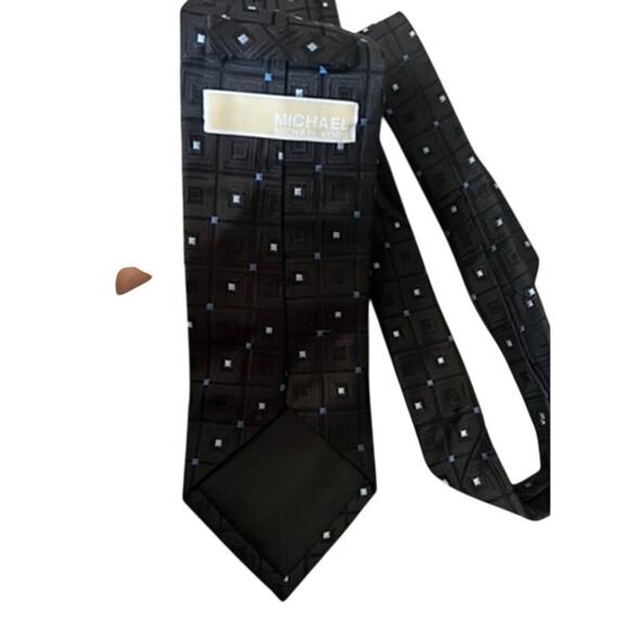 Michael Kors mens neck tie black w white squares pattern 100% silk - Picture 2 of 4